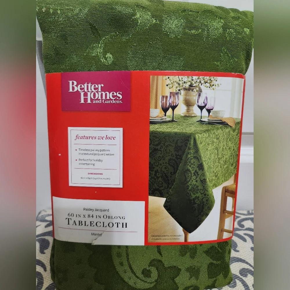 Better Homes and Gardens  Green Jacquard Weave  Tablecloth 60
